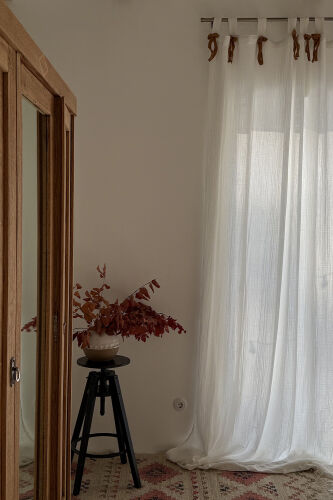 Штора из муслина с декором цвета карри из коллекции essential, 1 2