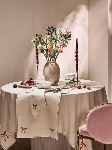 Дорожка на стол fancy bows бежевого цвета из коллекции essential 2