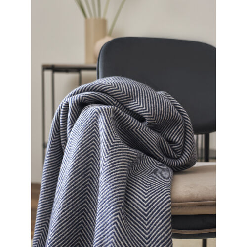 Плед из шерсти мериноса темно-синего цвета из коллекции essentia 1