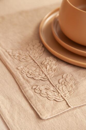 Салфетка под приборы desert leaf из коллекции essential, 33х48 с 3 Салфетка под приборы desert leaf из коллекции essential, 33х48 с 3