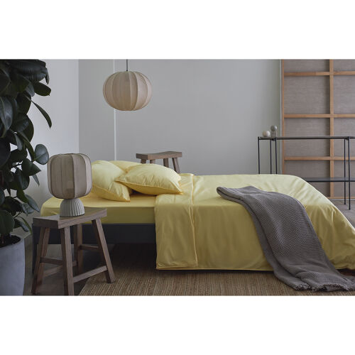 Комплект постельного белья из стираного перкаля светло-желтого ц 3