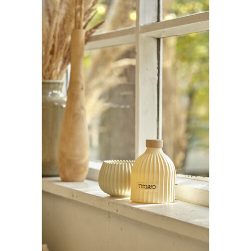 Свеча ароматическая vetiver & black cypress из коллекции edge, б 12