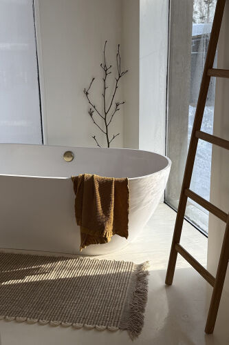 Полотенце банное из умягченной вафли цвета охры из коллекции ess 2