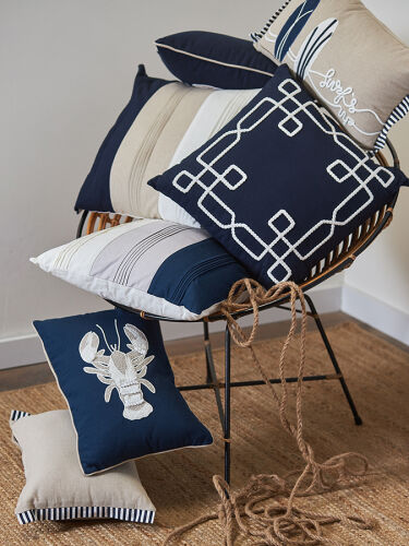 Подушка декоративная navy story из коллекции sea treasures, 45х4 2 Подушка декоративная navy story из коллекции sea treasures, 45х4 2