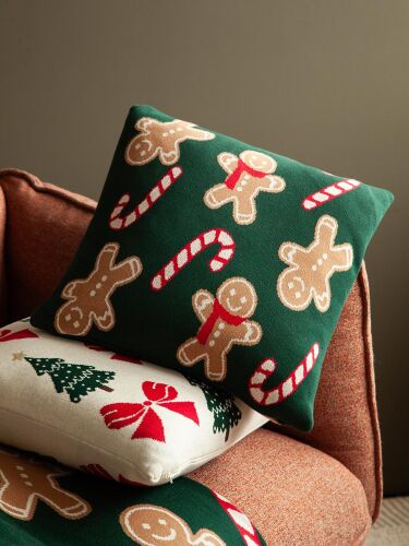 Подушка вязаная с новогодним рисунком gingerman из коллекции new 3