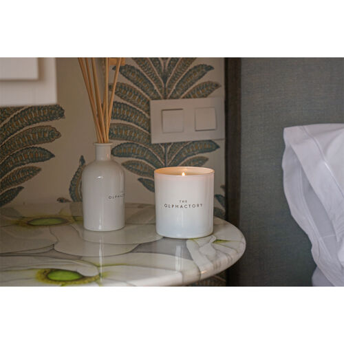Свеча ароматическая the olphactory, white insignia, acqua bergam 2