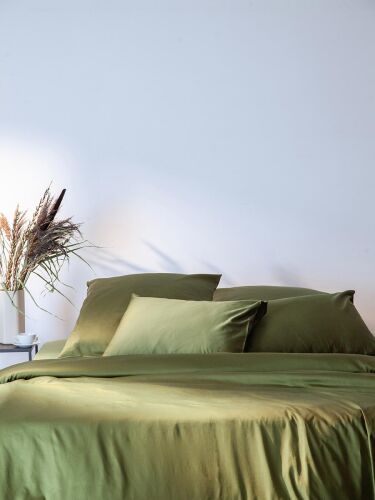 Комплект постельного белья из премиального сатина оливкового цве 2