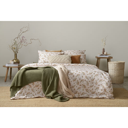 Плед из хлопка жемчужной вязки оливкового цвета из коллекции ess 1