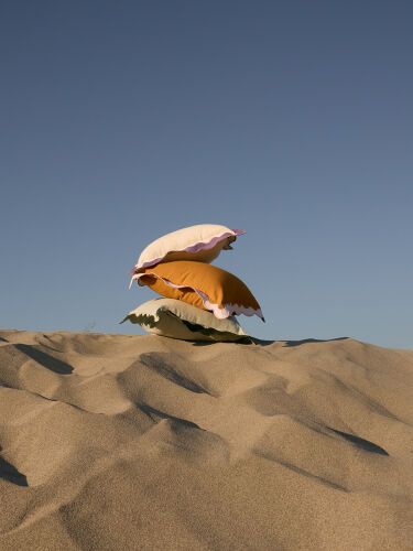 Чехол на подушку с контрастным кантом розового цвета из коллекци 6