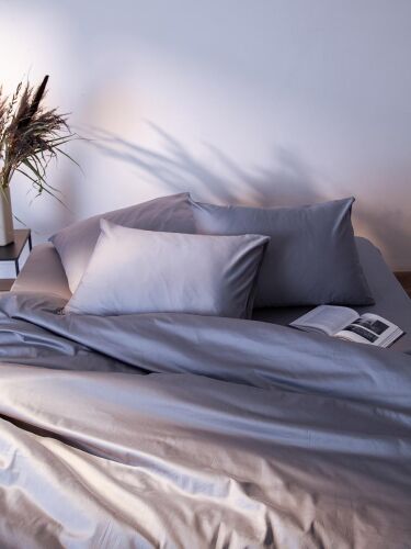 Комплект постельного белья из премиального сатина светло-серого  3