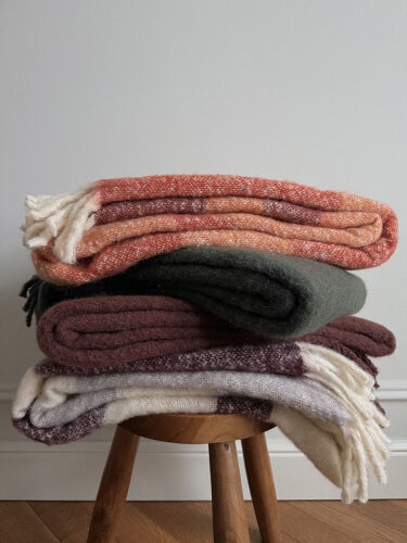 Плед мохеровый хвойно-зеленого цвета из коллекции essential, 130 4