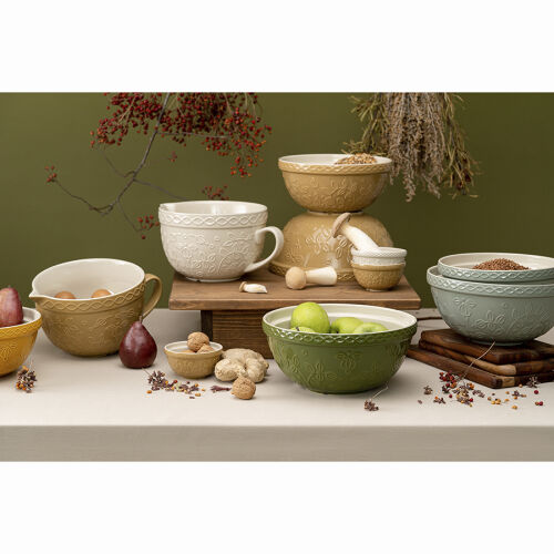 Миска зеленого цвета с рельефным узором Ягоды Тайги из коллекции 1