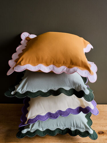 Чехол на подушку с контрастным кантом зеленого цвета из коллекци 2