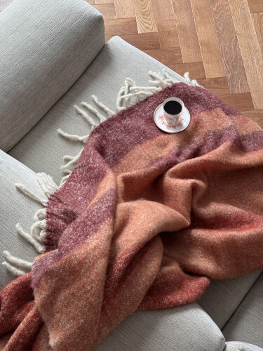 Плед мохеровый over horizon терракотового цвета из коллекции tre 2