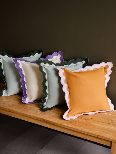 Чехол на подушку с контрастным кантом зеленого цвета из коллекци 7