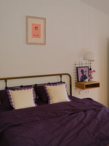 Чехол на подушку с контрастным кантом сиреневого цвета из коллек 2