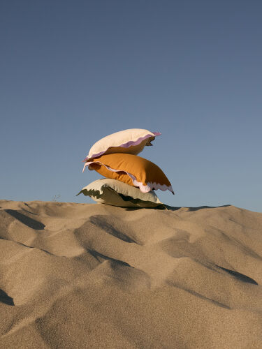 Чехол на подушку с контрастным кантом зеленого цвета из коллекци 3