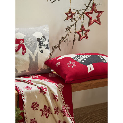 Подушка вязаная с новогодним рисунком festive penguins из коллек 3 Подушка вязаная с новогодним рисунком festive penguins из коллек 3