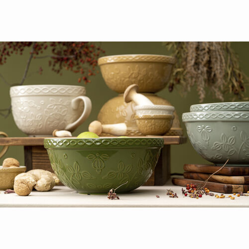 Миска зеленого цвета с рельефным узором Ягоды Тайги из коллекции 2