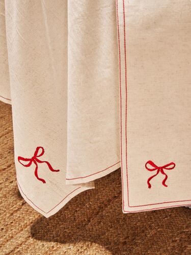 Дорожка на стол fancy bows бежевого цвета из коллекции essential 4