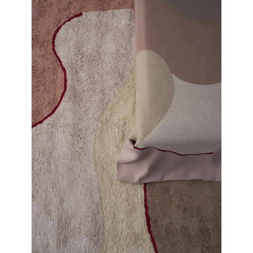 Плед из хлопка с авторским принтом бежевого цвета из коллекции f 1