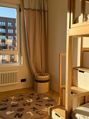 Штора из хлопка с помпонами бежево-серого цвета из коллекции ess 7