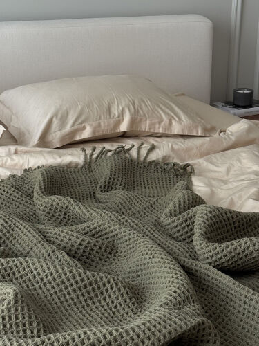 Плед из шерсти травянисто-зеленого цвета из коллекции essential, 1