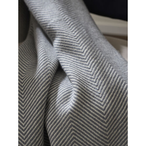 Плед из шерсти мериноса серого цвета из коллекции essential, 130 6