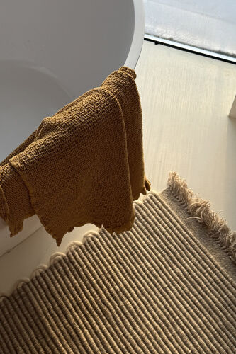 Полотенце банное из умягченной вафли цвета охры из коллекции ess 3