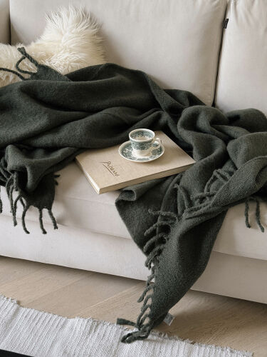 Плед мохеровый хвойно-зеленого цвета из коллекции essential, 130 4