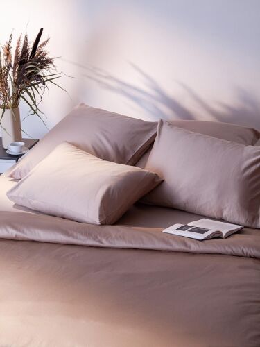 Комплект постельного белья из премиального сатина бежевого цвета 3