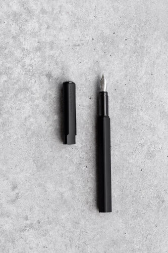 Перьевая ручка PININFARINA PF One BLACK 5 Перьевая ручка PININFARINA PF One BLACK 5