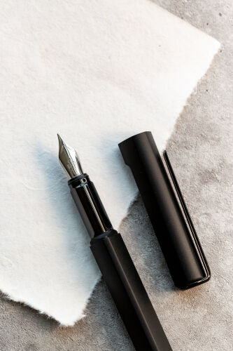 Перьевая ручка PININFARINA PF One BLACK 6 Перьевая ручка PININFARINA PF One BLACK 6