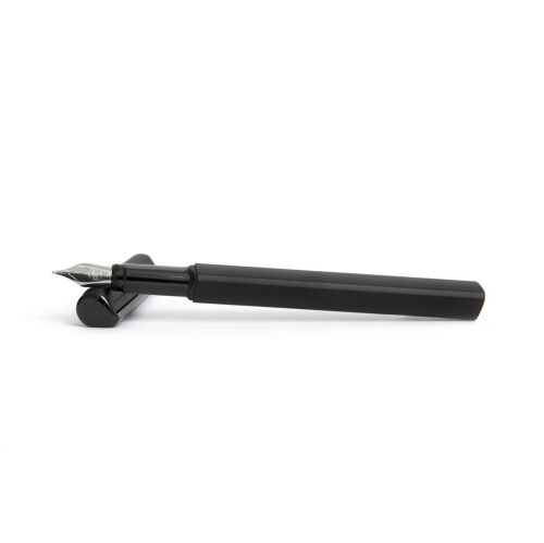 Перьевая ручка PININFARINA PF One BLACK 3 Перьевая ручка PININFARINA PF One BLACK 3