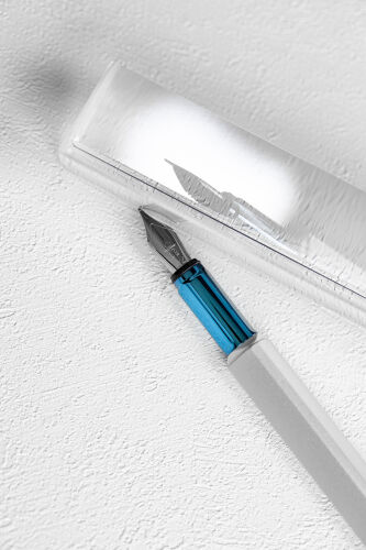 Перьевая ручка PININFARINA PF One SILVER /BLUE 6 Перьевая ручка PININFARINA PF One SILVER /BLUE 6