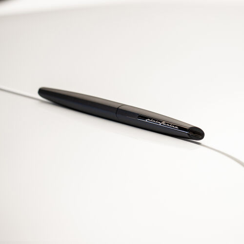 Перьевая ручка PININFARINA PF Two BLACK 4 Перьевая ручка PININFARINA PF Two BLACK 4