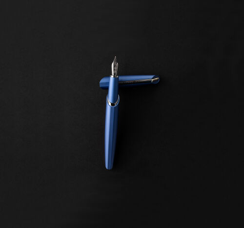 Перьевая ручка PININFARINA PF Two BLUE 3 Перьевая ручка PININFARINA PF Two BLUE 3