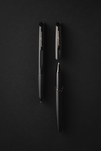 Шариковая ручка PININFARINA PF Two BLACK 4 Шариковая ручка PININFARINA PF Two BLACK 4