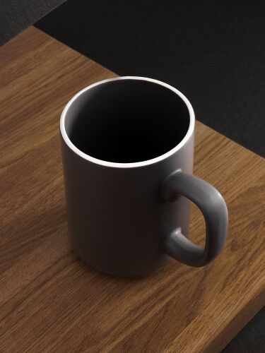 Кружка Mugful, темно-серая (графитовая) 4 Кружка Mugful, темно-серая (графитовая) 4