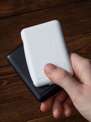 Органайзер с беспроводной зарядкой и набором адаптеров Octopod,  6