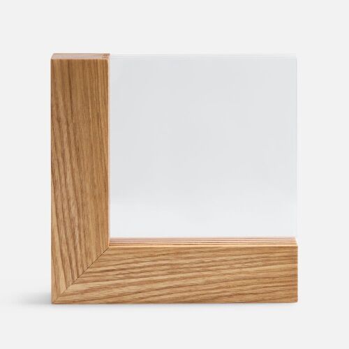 Стела Woodlyn 1 Стела Woodlyn 1