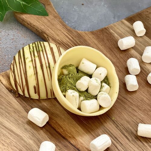 Шоколадная бомбочка «Матча латте» 3