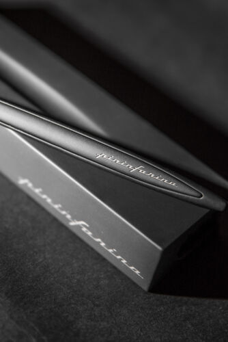 Вечная ручка Pininfarina Cambiano STEALTH BLACK 1 Вечная ручка Pininfarina Cambiano STEALTH BLACK 1