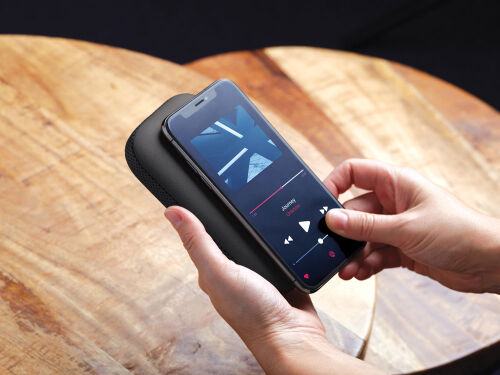 Внешний аккумулятор с беспроводной колонкой Powersound 3