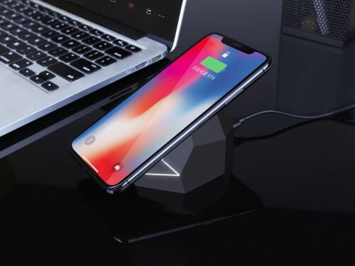 Док-станция с быстрой беспроводной зарядкой «Geo Dock» 1 Док-станция с быстрой беспроводной зарядкой «Geo Dock» 1